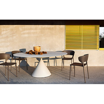 Clay Dining Table Concrete - Outdoor