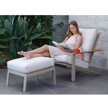 Timeless Relax Club Chair with Arms