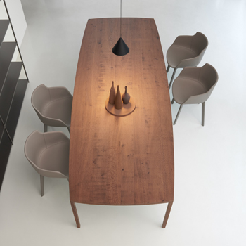 Tense Curve Dining Table