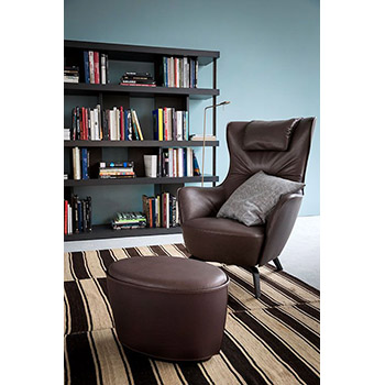 Mamy Blue Lounge Chair